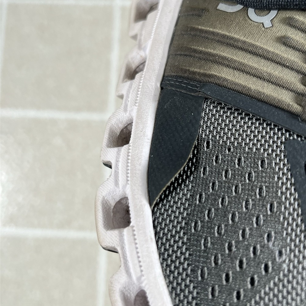 On Cloud Running Shoes for Women - Olive/Black - Picture 10 of 10